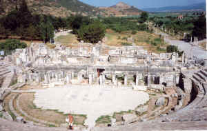 Ephesus1.jpg (110055 bytes)